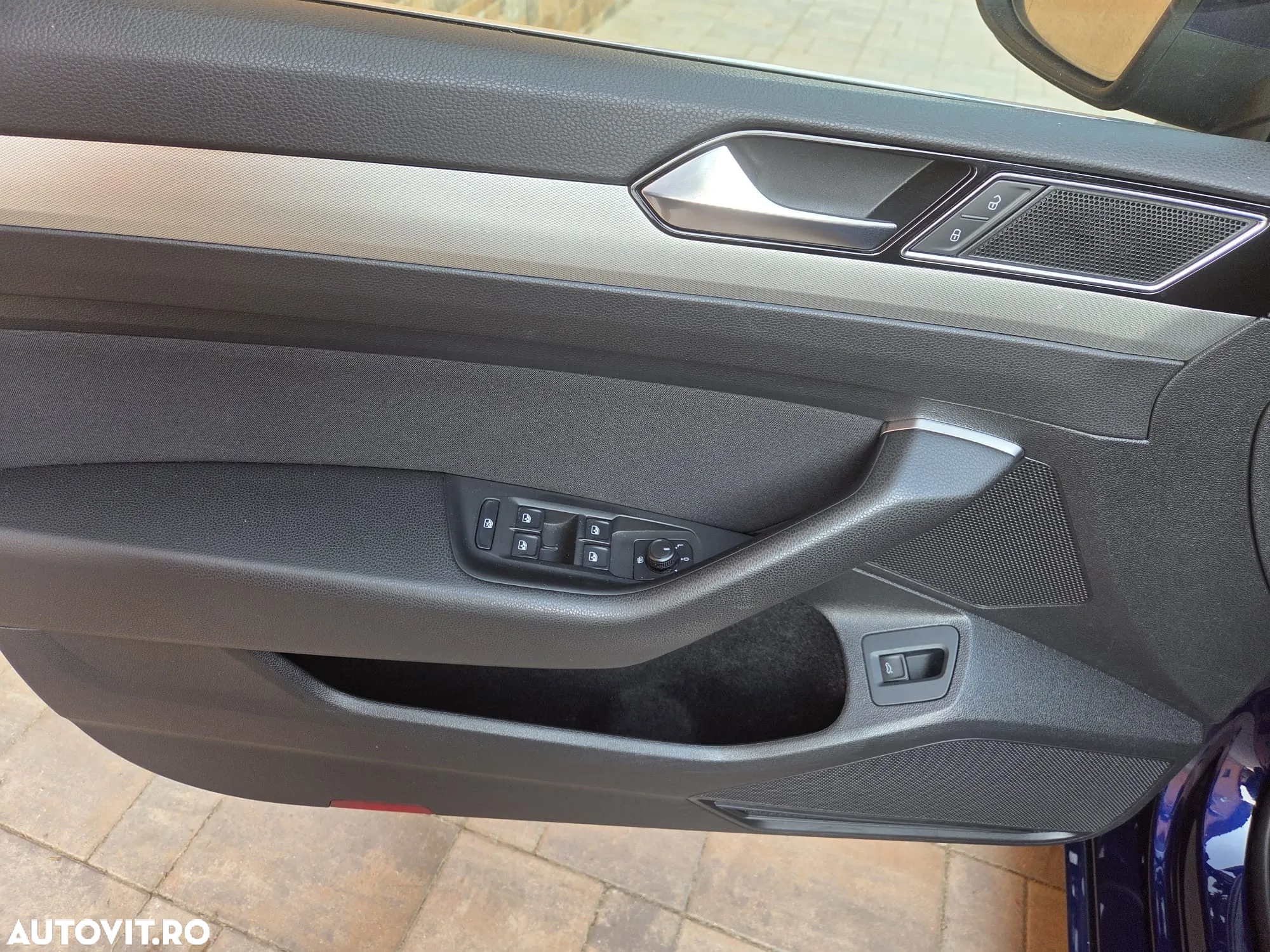 Volkswagen Passat 1.6 TDI DSG Comfortline - 12