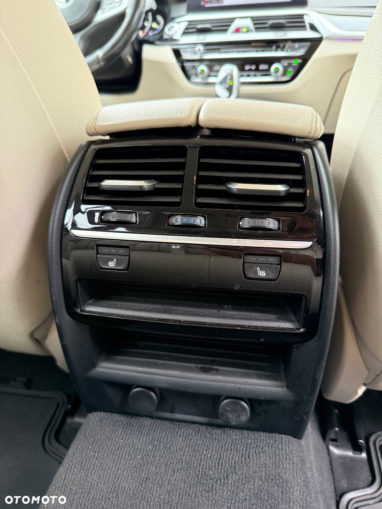BMW Seria 5 520d Sport Line sport - 33