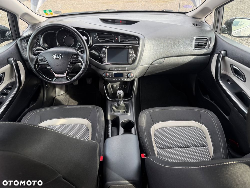 Kia Ceed 1.6 GDI Dream Team Edition - 7