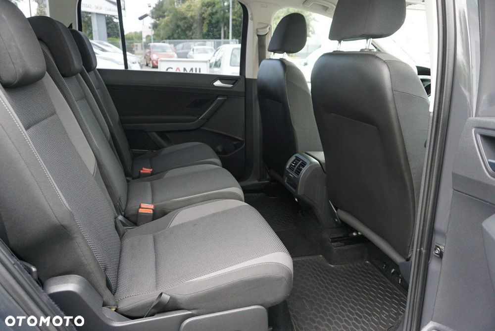 Volkswagen Touran - 19