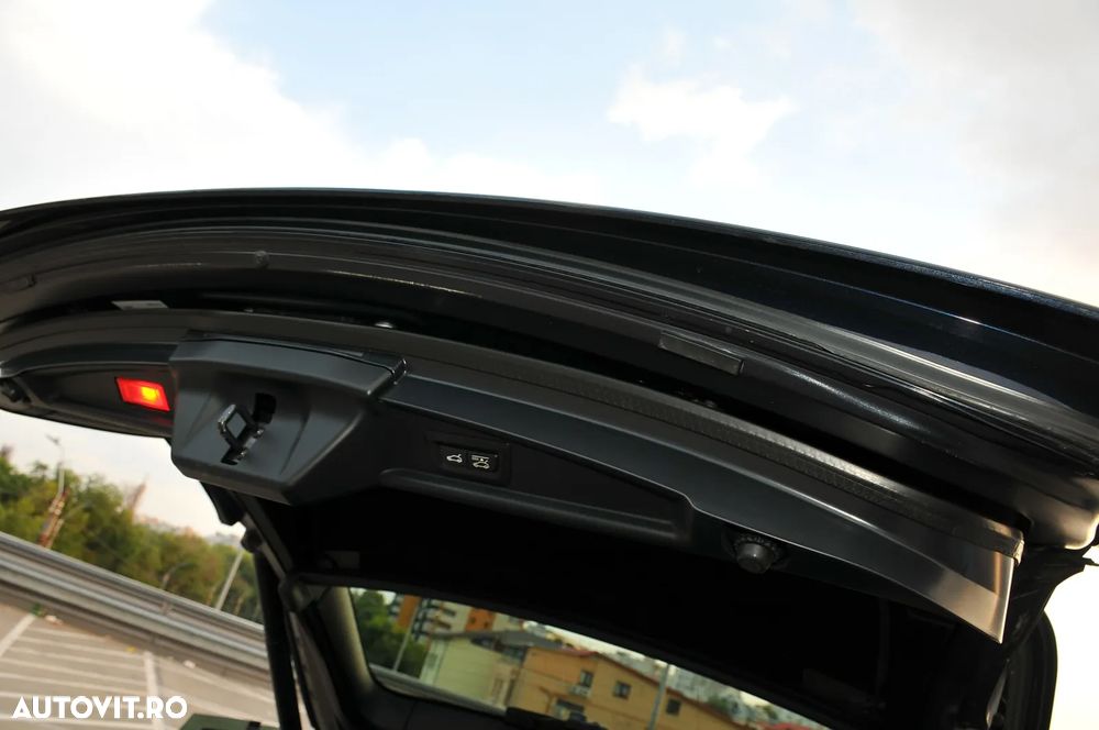 BMW Seria 5 530d xDrive Touring - 30