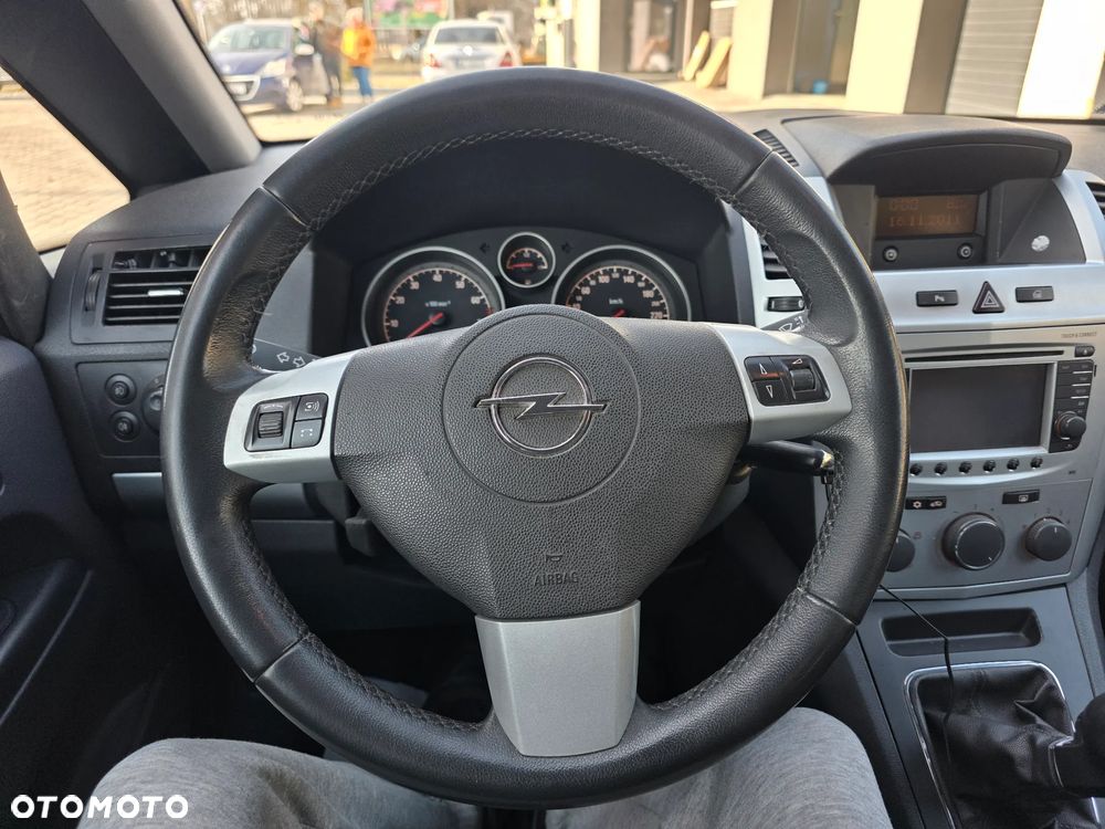 Opel Zafira 1.8 Essentia - 25