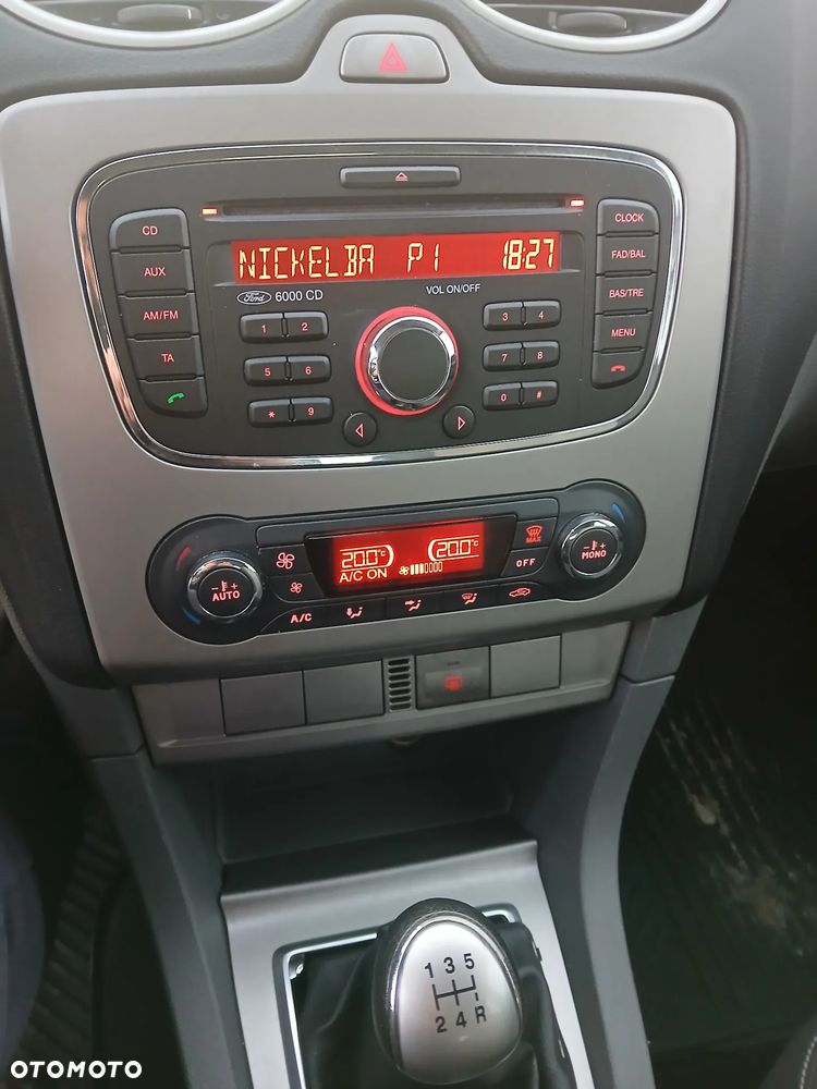 Ford Focus 1.6 16V Ambiente - 25