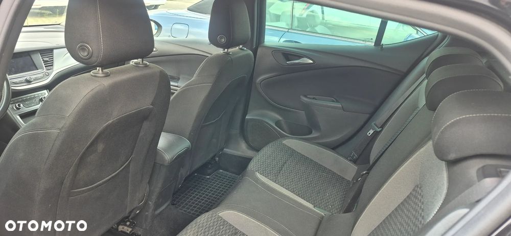 Opel Astra 1.2 T Business Elegance S&S - 9