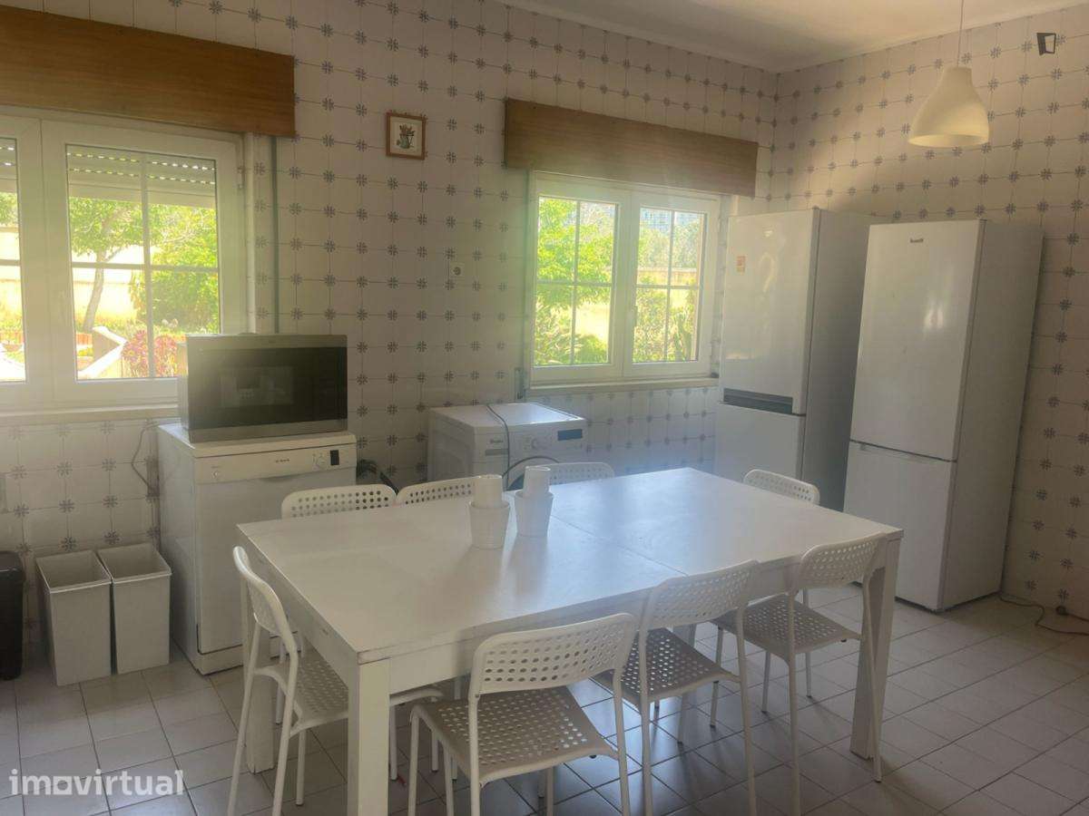 Quarto - localizado em Telheiras Lisbon - Grande imagem: 5/8