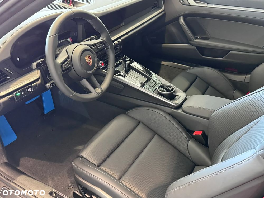 Porsche 911 Carrera 4S - 12