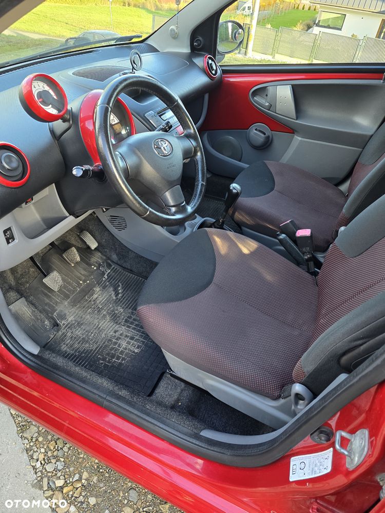 Toyota Aygo ver-1-0-vvt--i - 17