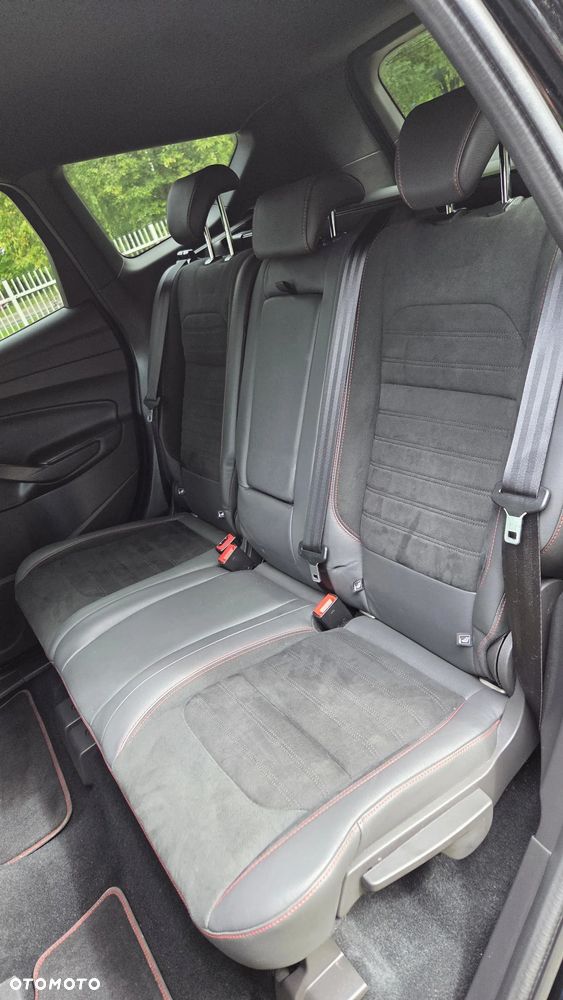 Ford Kuga 1.5 EcoBoost 2x4 ST-Line - 28
