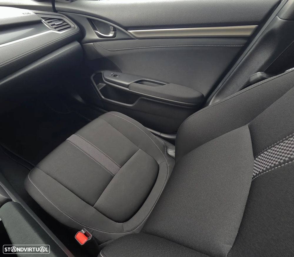 Honda Civic 1.0 i-VTEC Elegance Navi - 22
