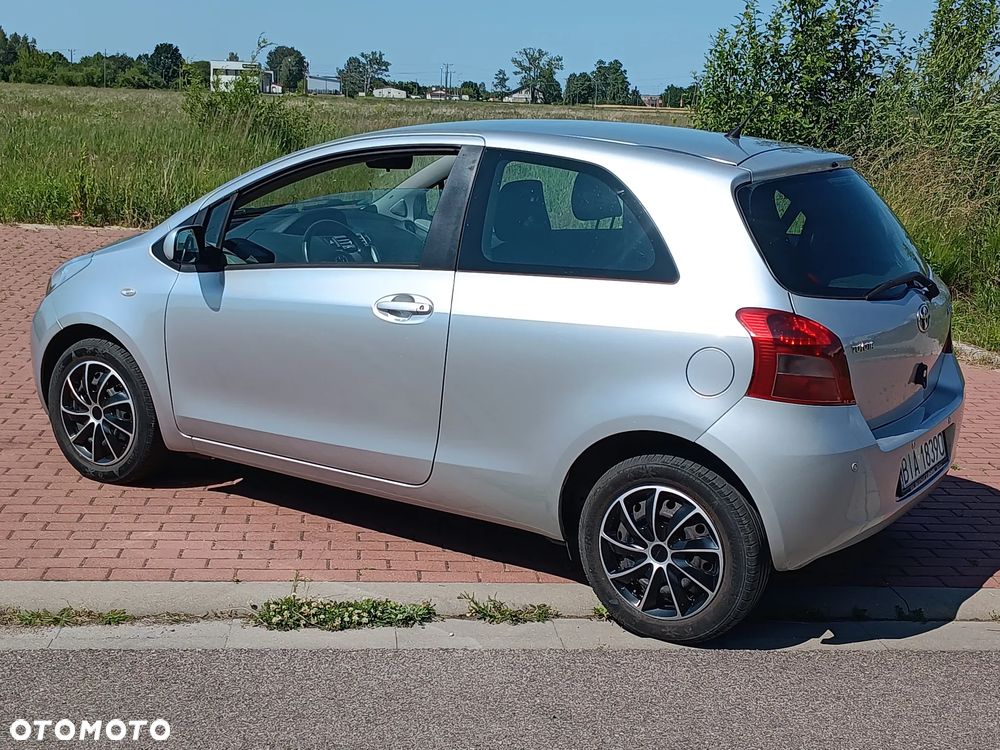 Toyota Yaris 1.3 VVT-i Travel - 2