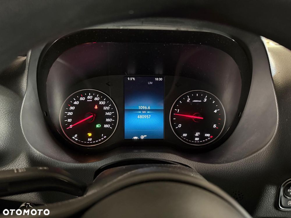 Mercedes-Benz Sprinter - 9