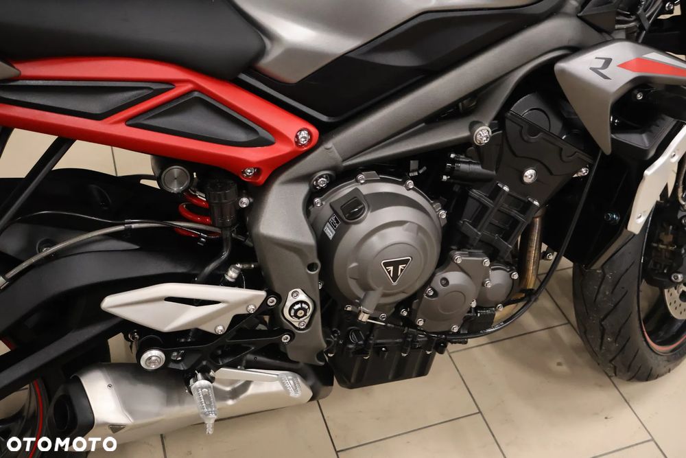 Triumph Street Triple - 17