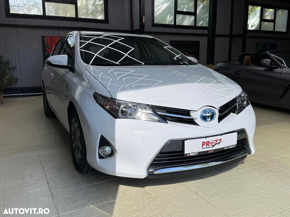 Toyota Auris - 1