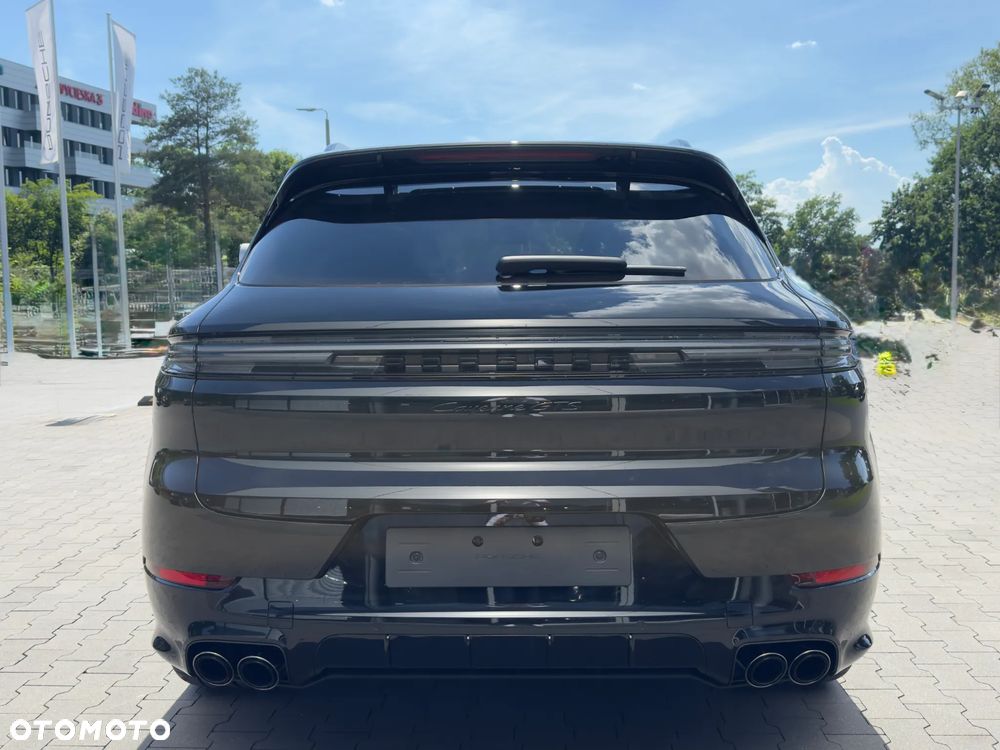 Porsche Cayenne GTS - 6