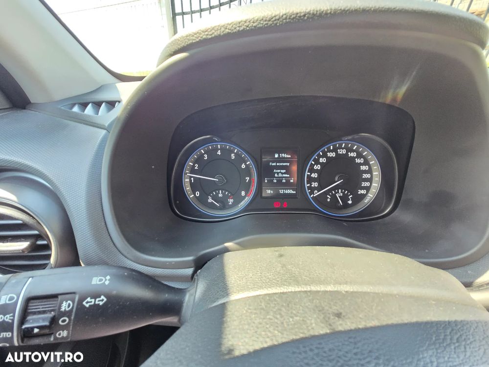 Hyundai KONA 1.0 T-GDI 2WD Highway - 2