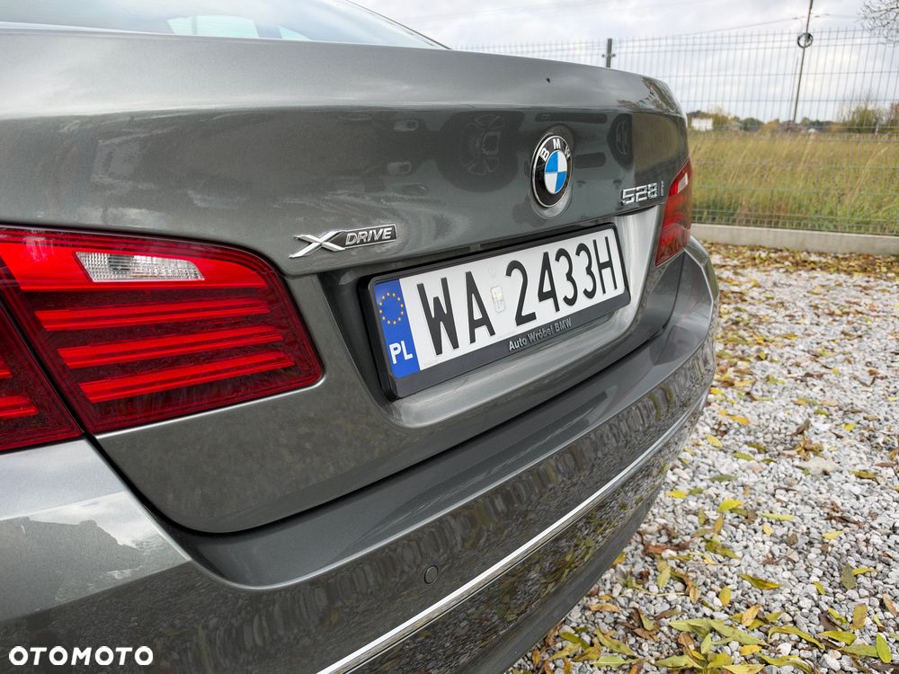 BMW Seria 5 528i xDrive Luxury Line - 18
