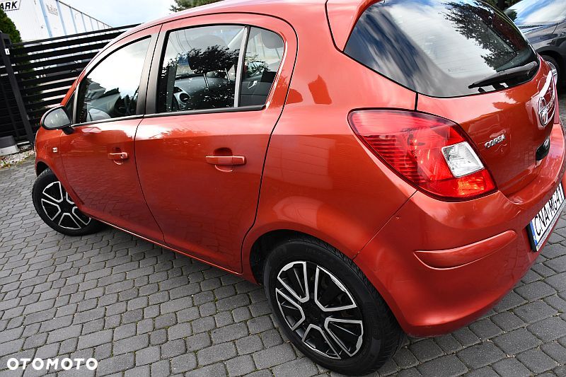 Opel Corsa 1.4 16V Innovation - 26
