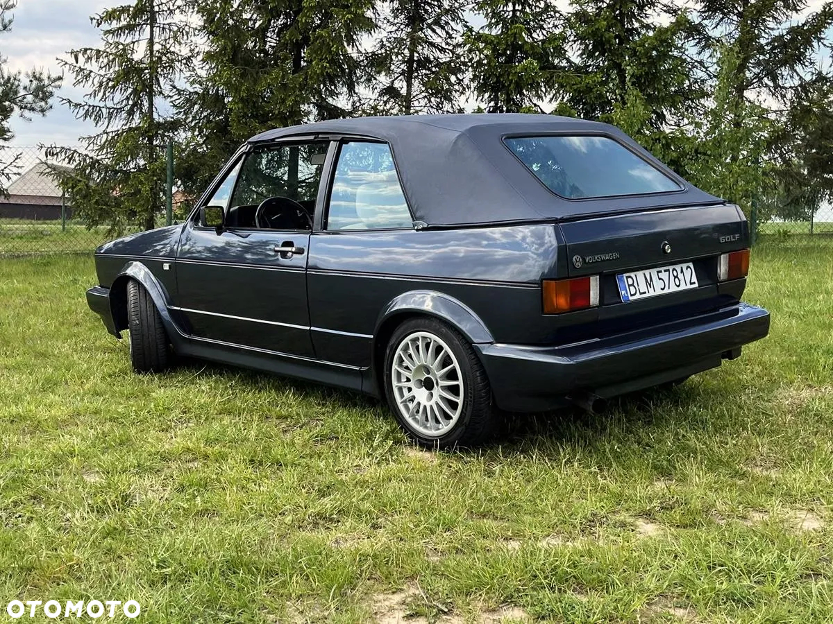 Volkswagen Golf - 6