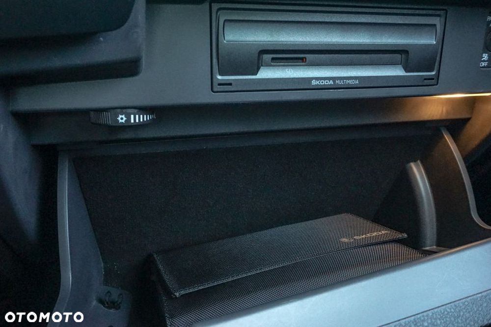 Skoda Superb 2.0 TDI Ambition - 35