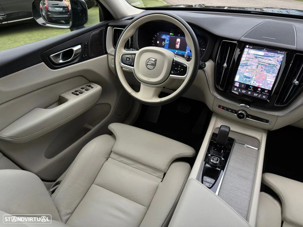 Volvo XC 60 2.0 T6 PHEV Plus Dark AWD - 27