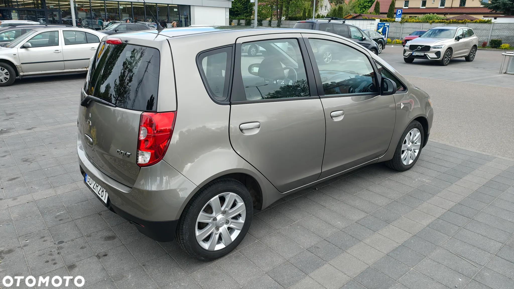 Mitsubishi Colt - 5