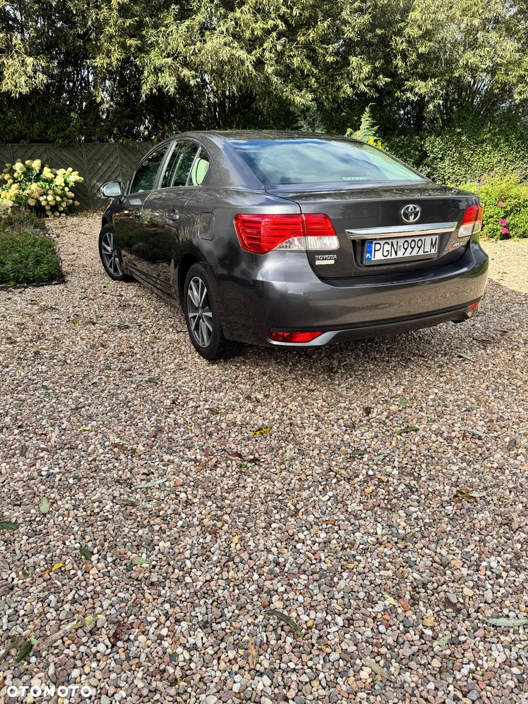 Toyota Avensis 2.0 D-4D Sol - 19