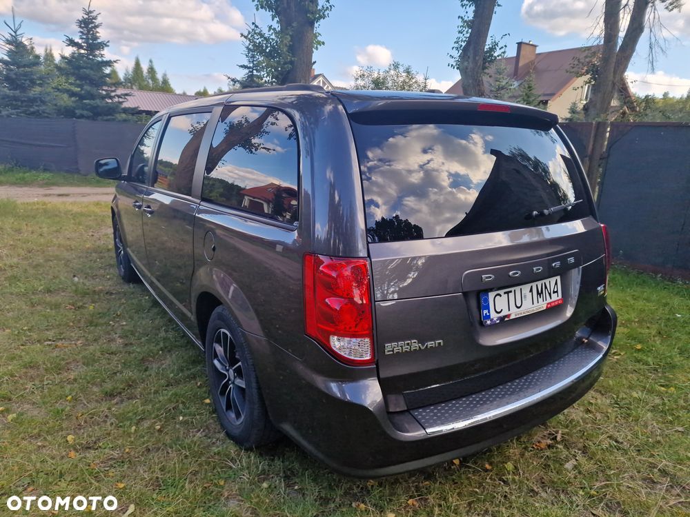 Dodge Grand Caravan 3.6 R/T - 12
