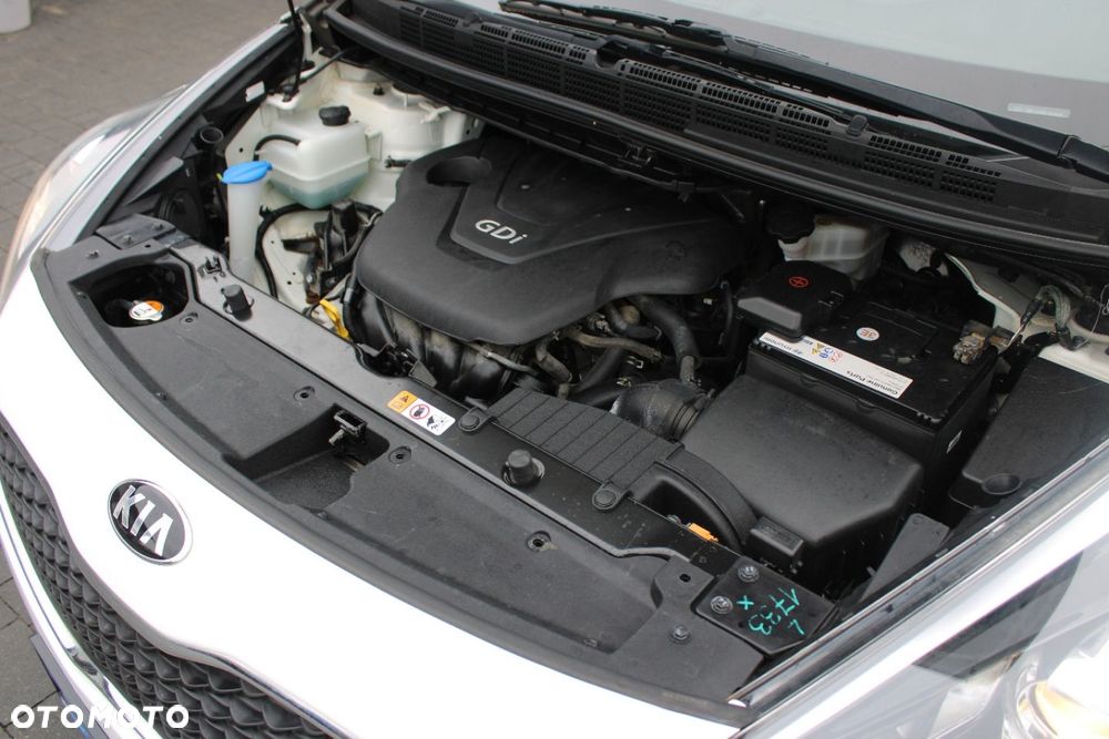 Kia Carens - 11