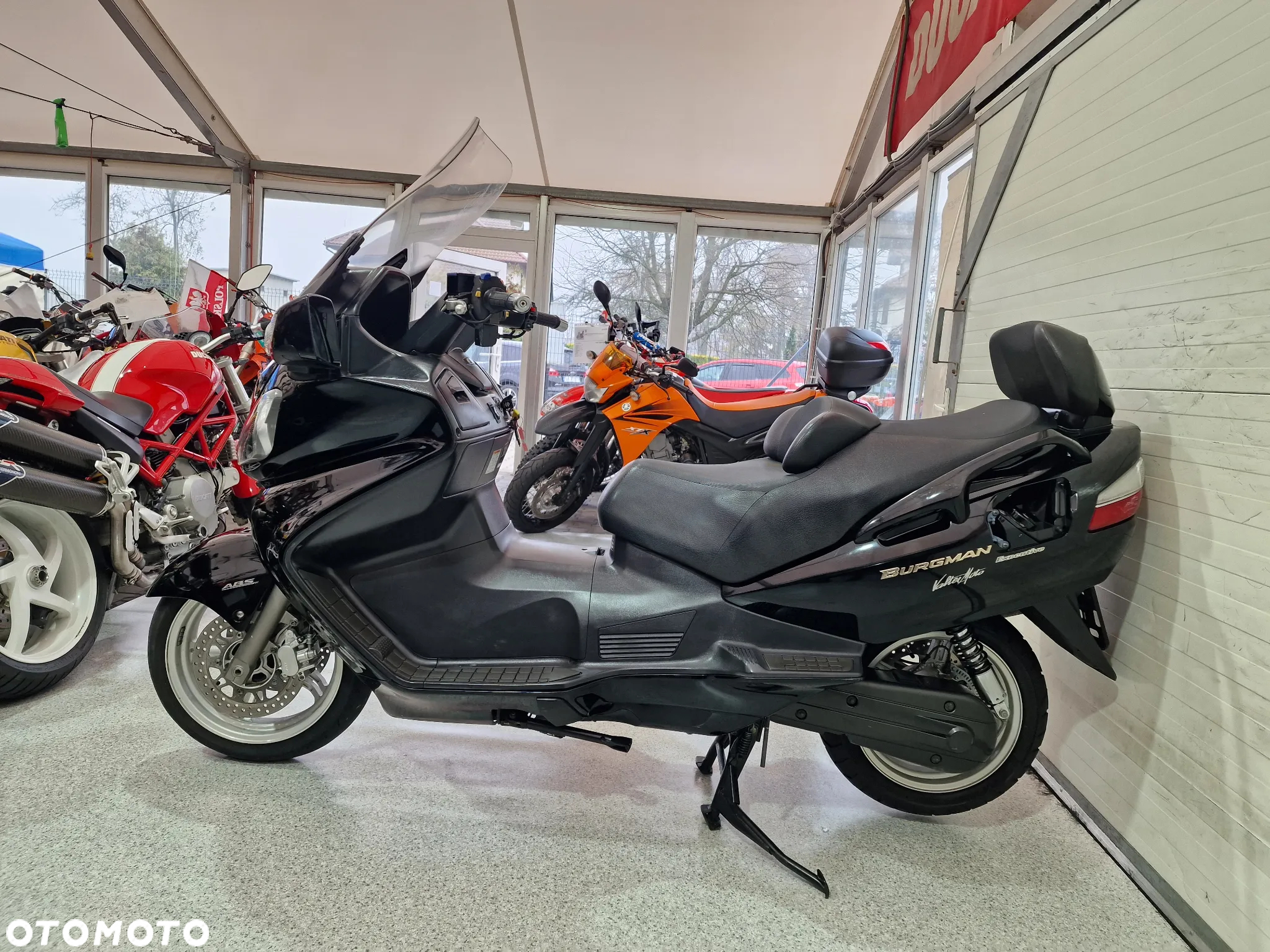 Suzuki Burgman - 16