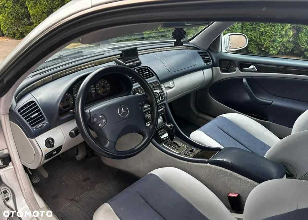 Mercedes-Benz CLK - 31
