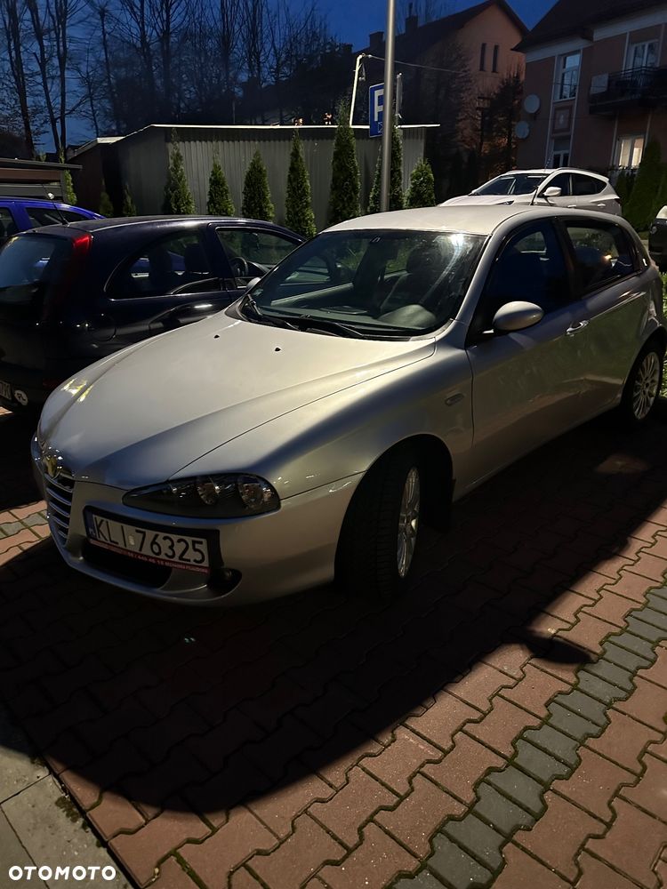 Alfa Romeo 147 1.9 JTD 16V Progress - 7