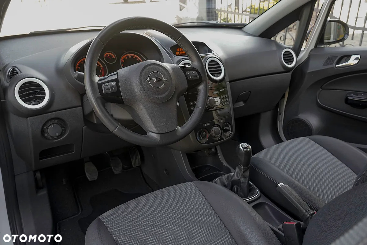 Opel Corsa 1.4 16V Color Edition - 7