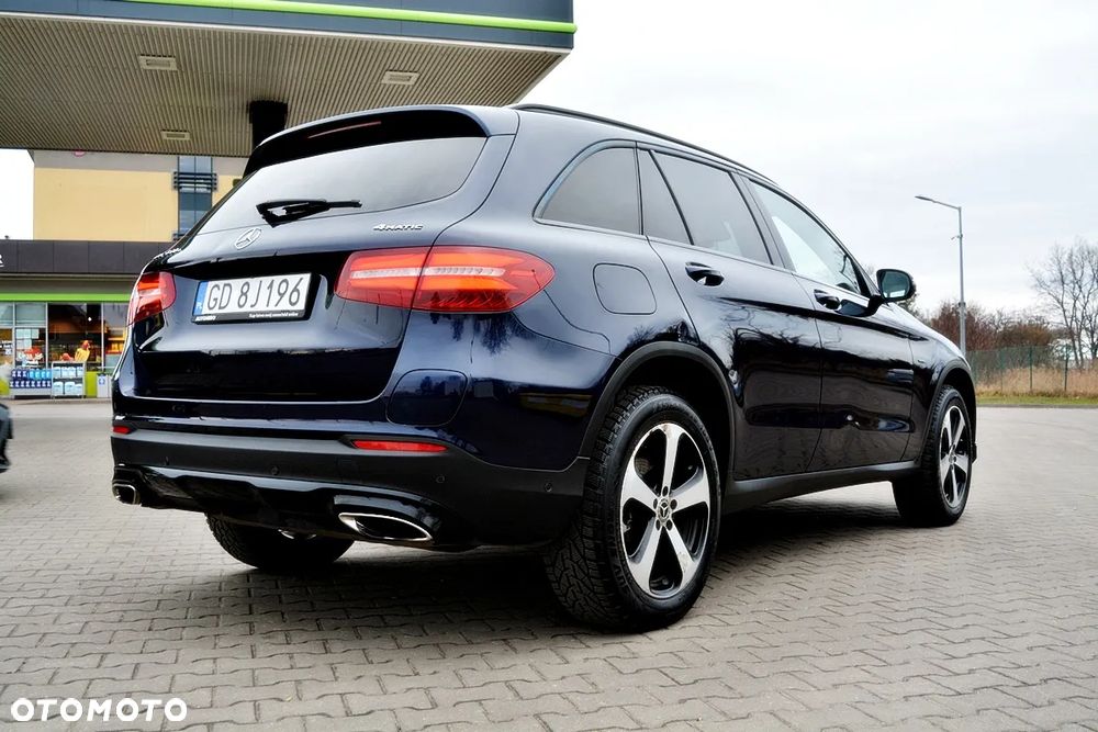 Mercedes-Benz GLC - 21