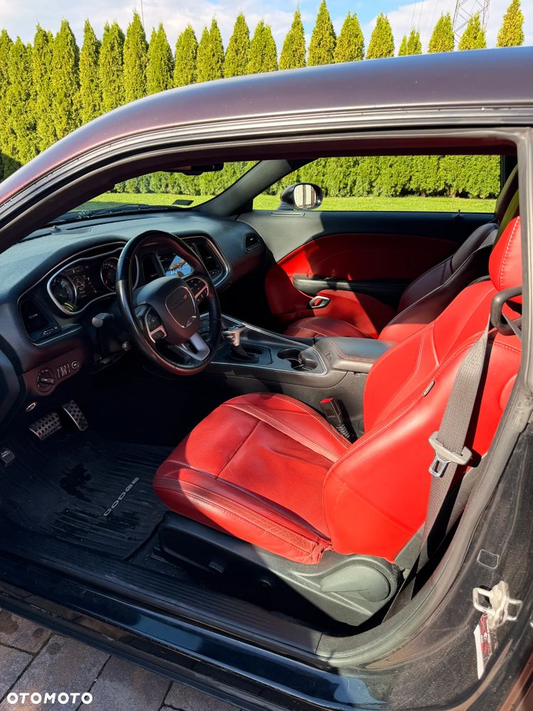 Dodge Challenger - 5
