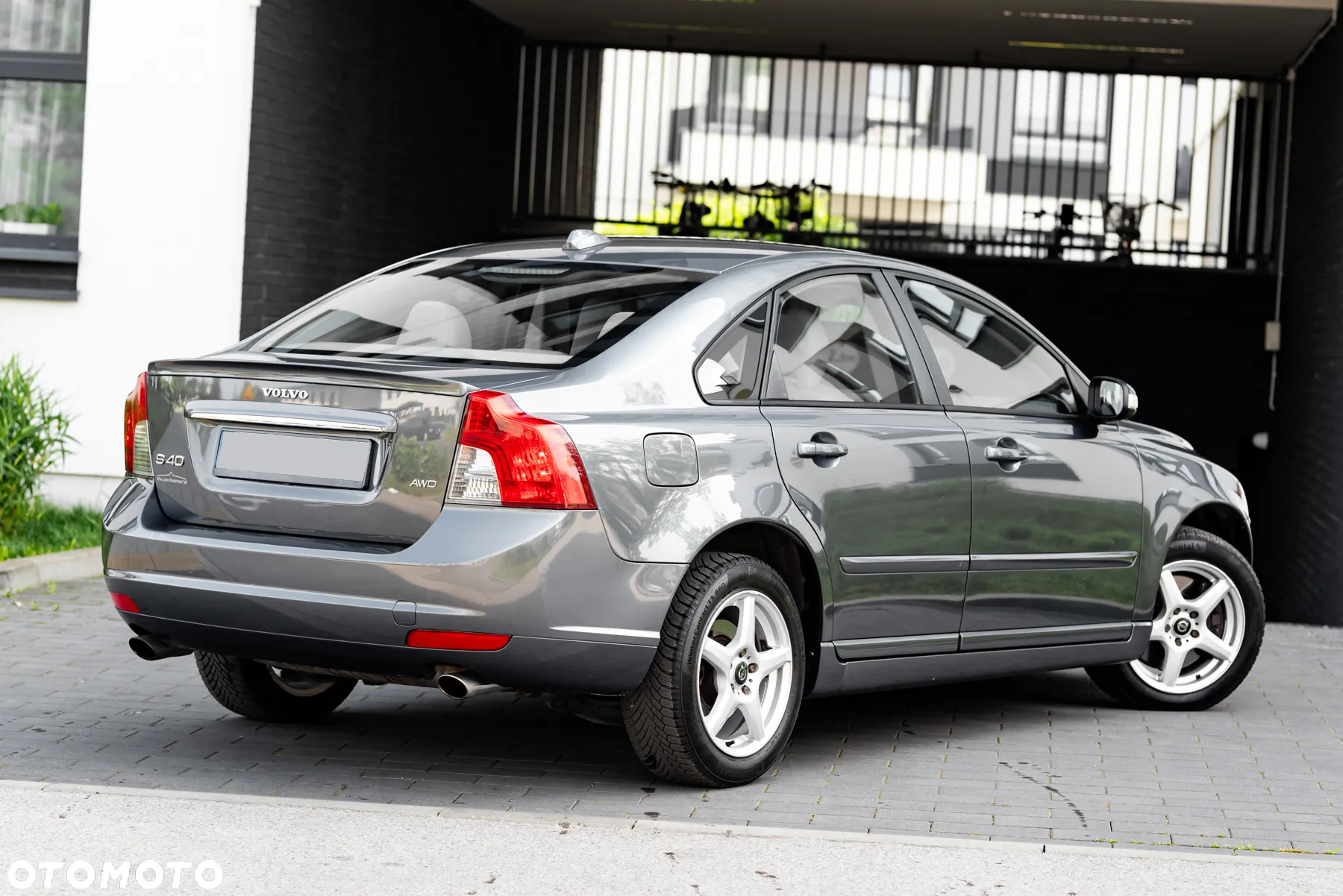Volvo S40 T5 R-Design - 9