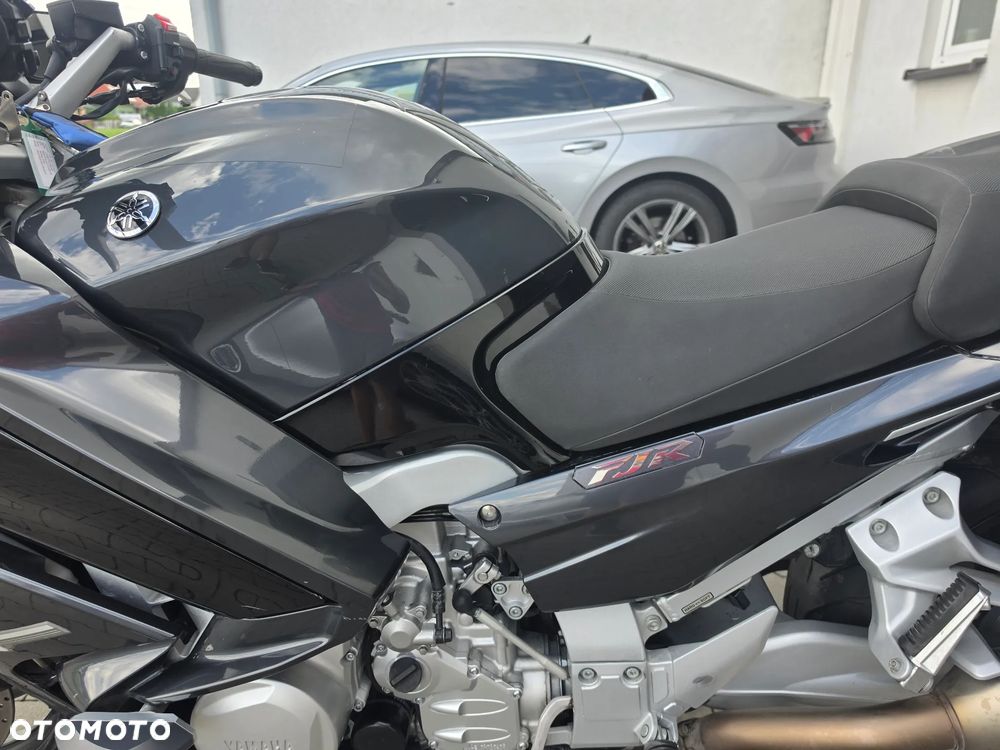 Yamaha FJR - 12