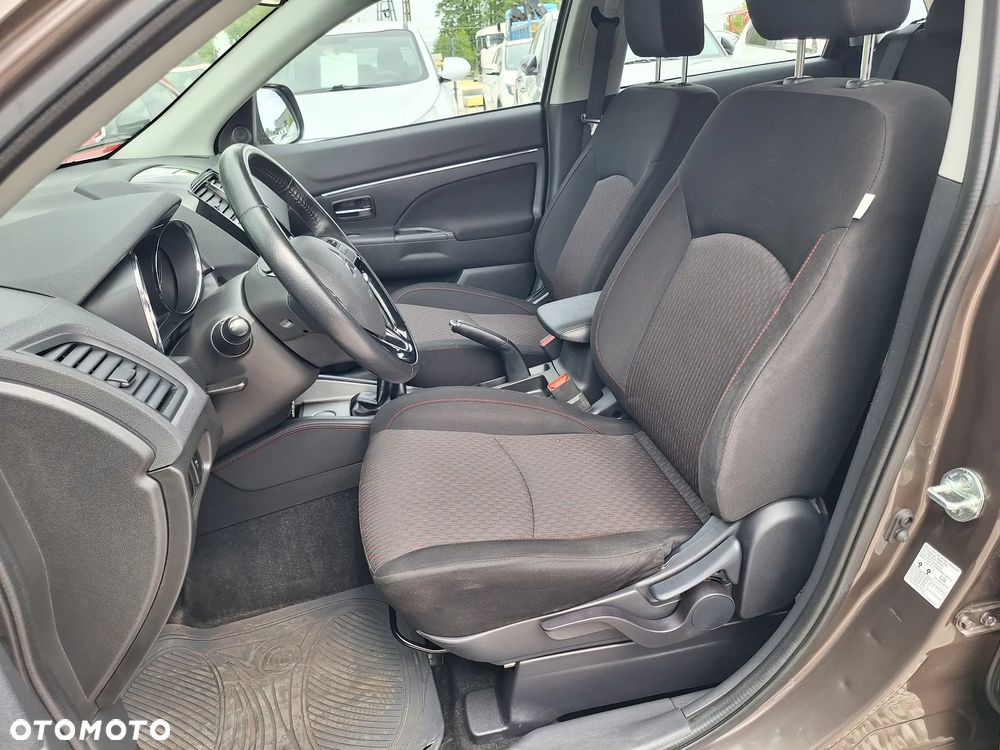 Mitsubishi ASX 1.6 2WD Plus - 21