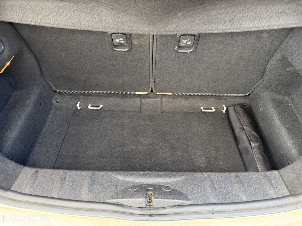 MINI 3 Portas Cooper D - 41