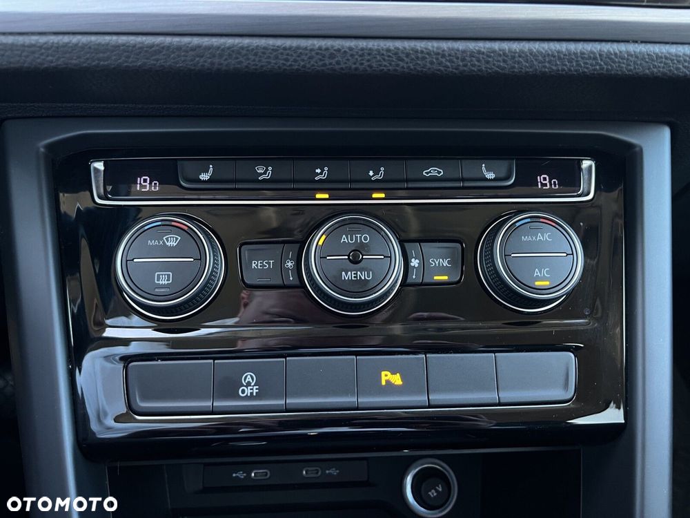 Volkswagen Touran 1.5 TSI EVO Comfortline - 24