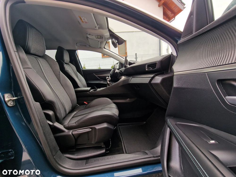 Peugeot 3008 1.5 BlueHDi Allure S&S - 28