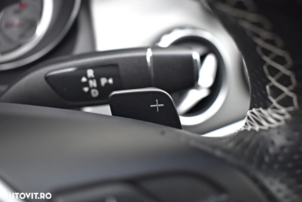 Mercedes-Benz GLA 220 d 7G-DCT - 15