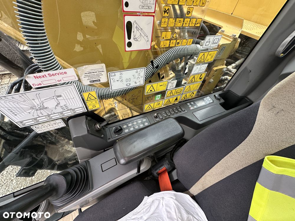 Caterpillar 320 FL tok 2017 kamery 360 stan wzorowy klepka 700mm koparka gąsienicowa 22 tony 122kW - 7