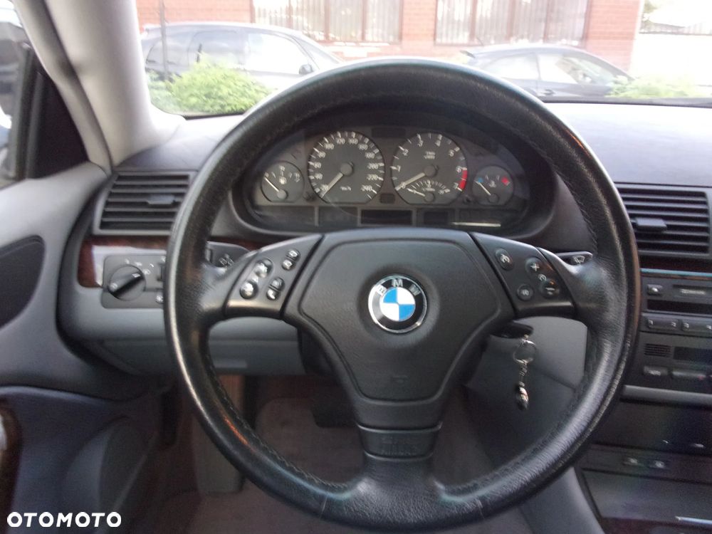 BMW Seria 3 - 26