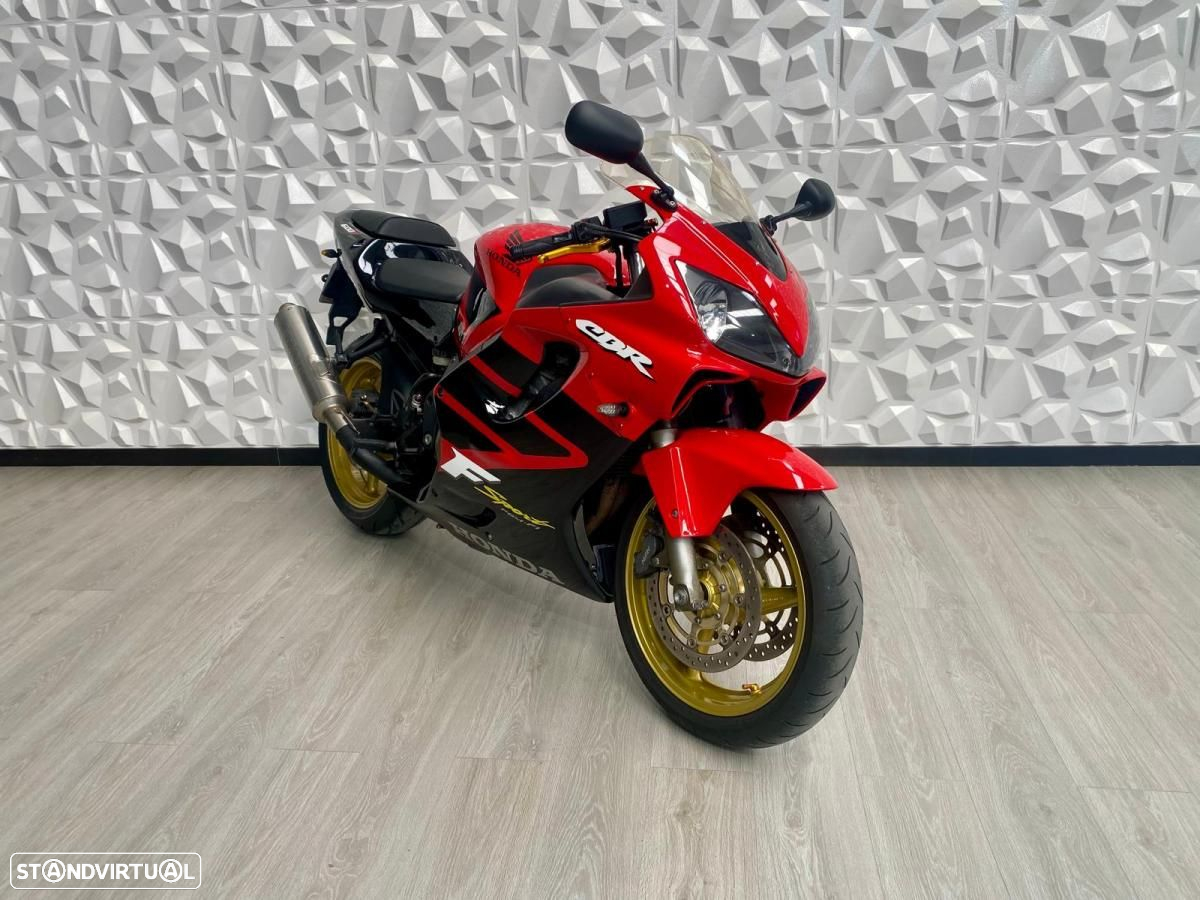 Honda CBR 600 F Sport (F4i) - 4