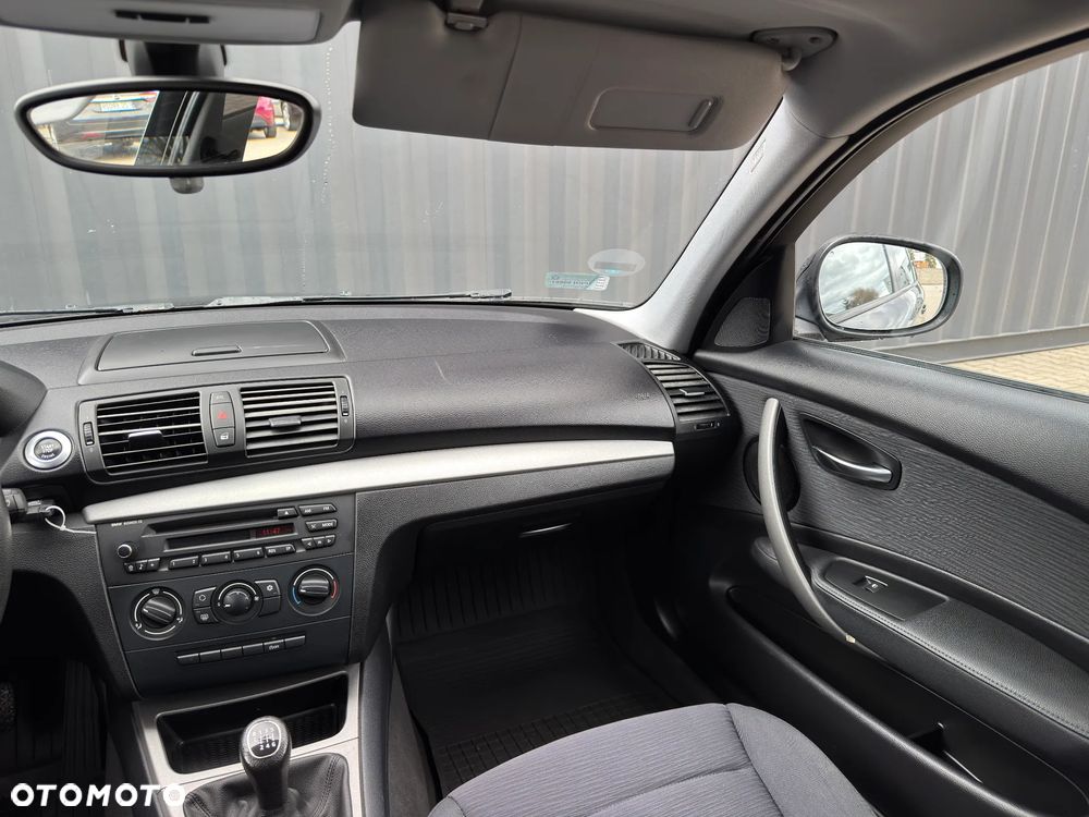 BMW Seria 1 - 21