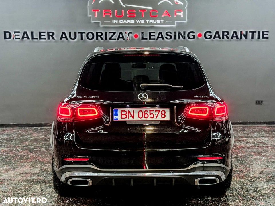 Mercedes-Benz GLC 300 4MATIC 9G-TRONIC AMG Line - 5