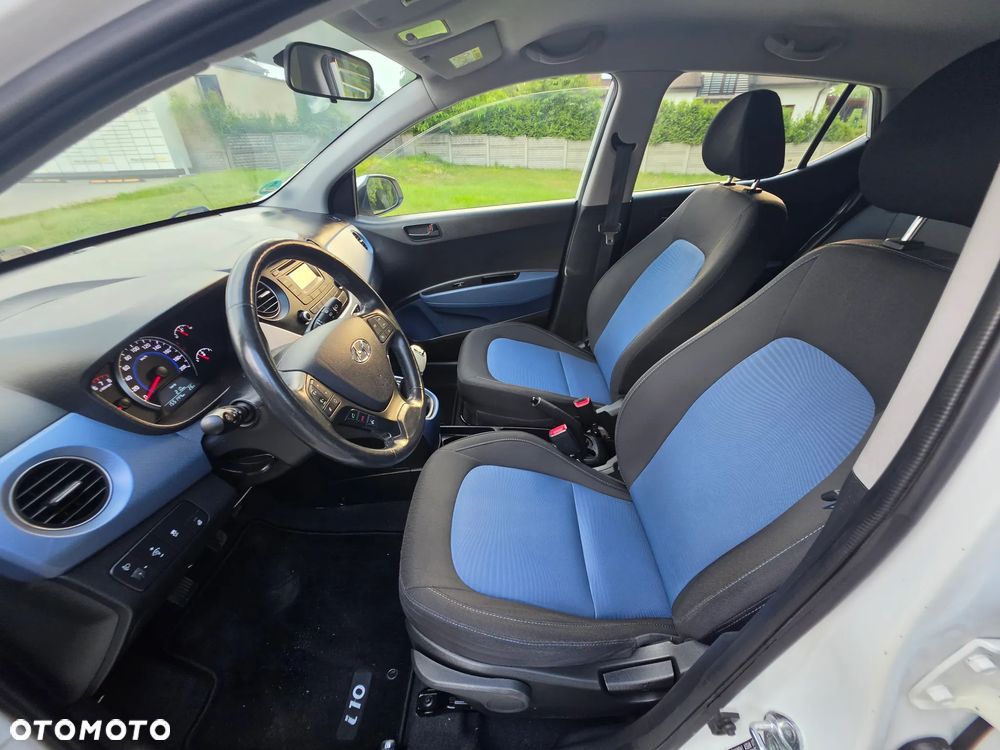 Hyundai i10 1.2 Fifa World Cup Edition - 9