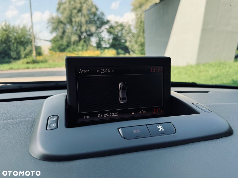 Peugeot 5008 1.6 Premium - 24