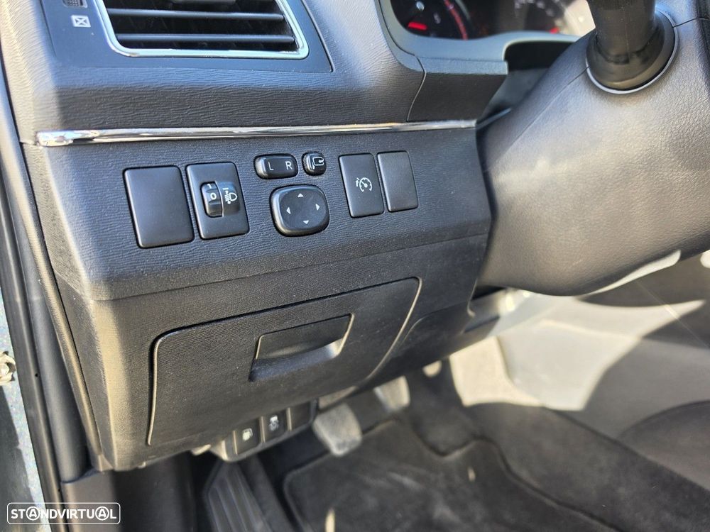 Toyota Avensis SW 2.0 D-4D Luxury+GPS - 15