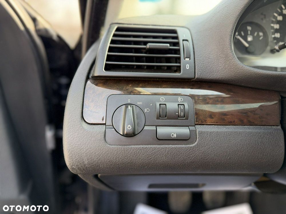 BMW Seria 3 318i - 18